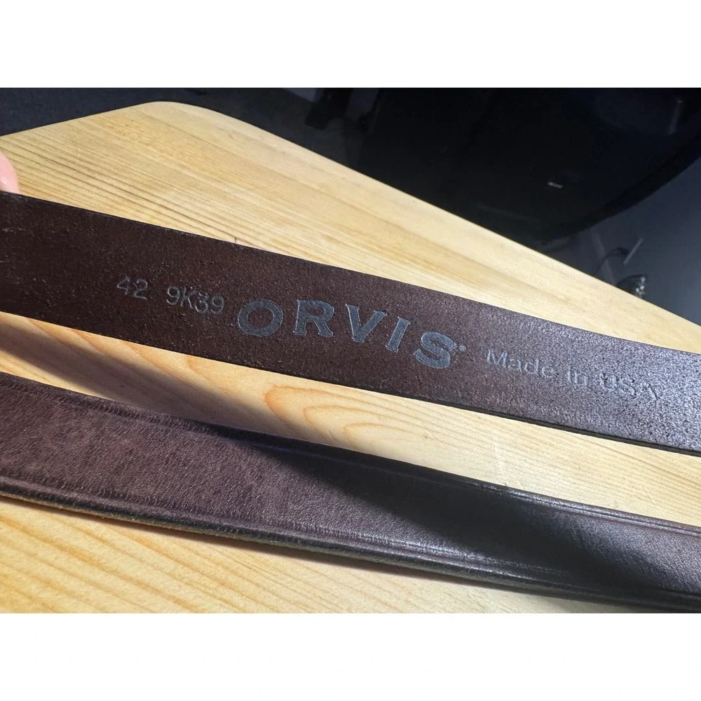Orvis Mens 42  Leather Shotgun Shell Belt Solid Brass Made in USA 9K39 preloved